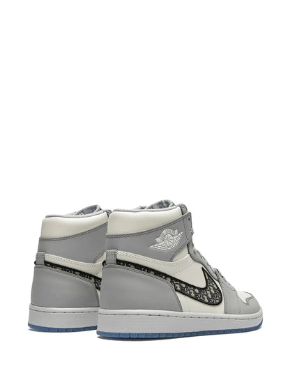 Unisex Jordan x Dior Air Jordan 1 Retro High' sneakers